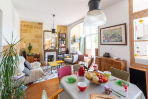 Renovated Furnished Townhouse With 2 Bedrooms & A Splendid Terrace
